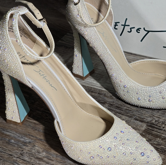 Betsey Johnson Ramsy Pearl Heels - Picture 7 of 16